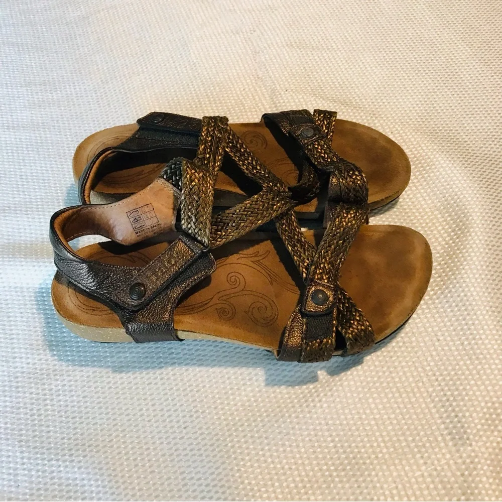 Taos Footwear comfortable stylish
